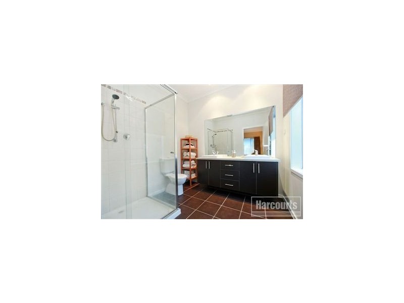 7 Henry Lawson Drive, Pakenham VIC 3810