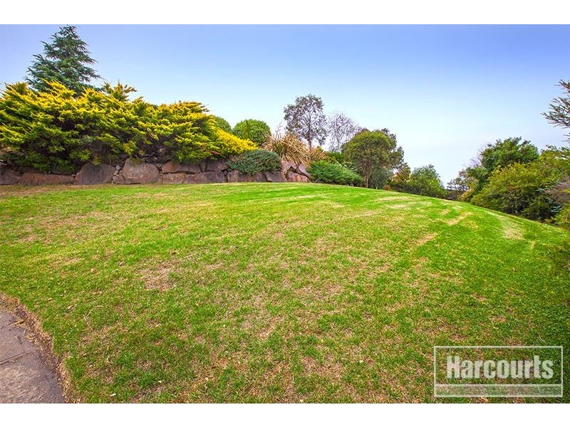 60 Highland Drive, Pakenham VIC 3810
