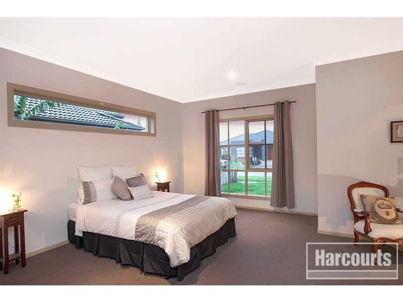 52 Banjo Paterson Drive, Pakenham VIC 3810