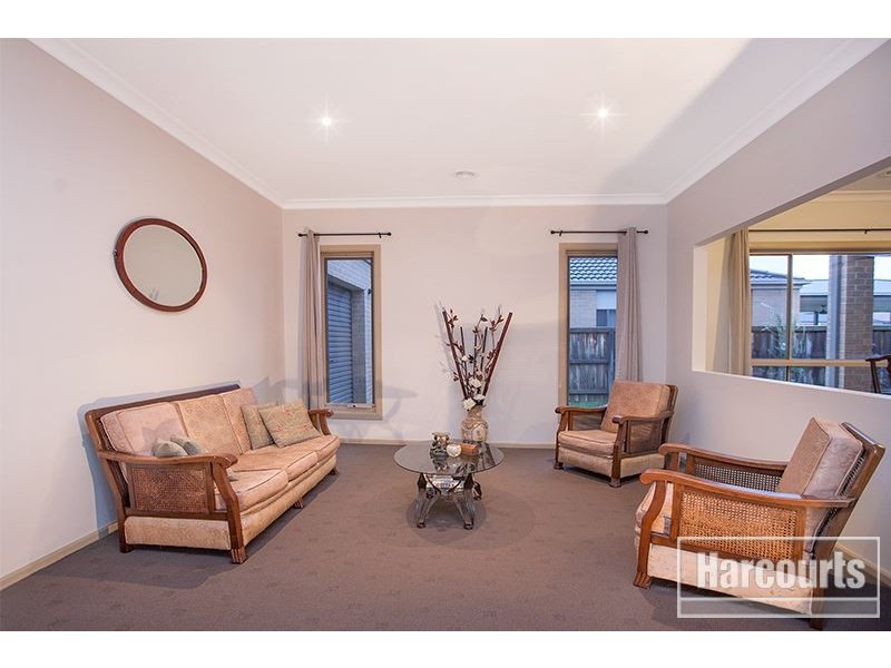 52 Banjo Paterson Drive, Pakenham VIC 3810