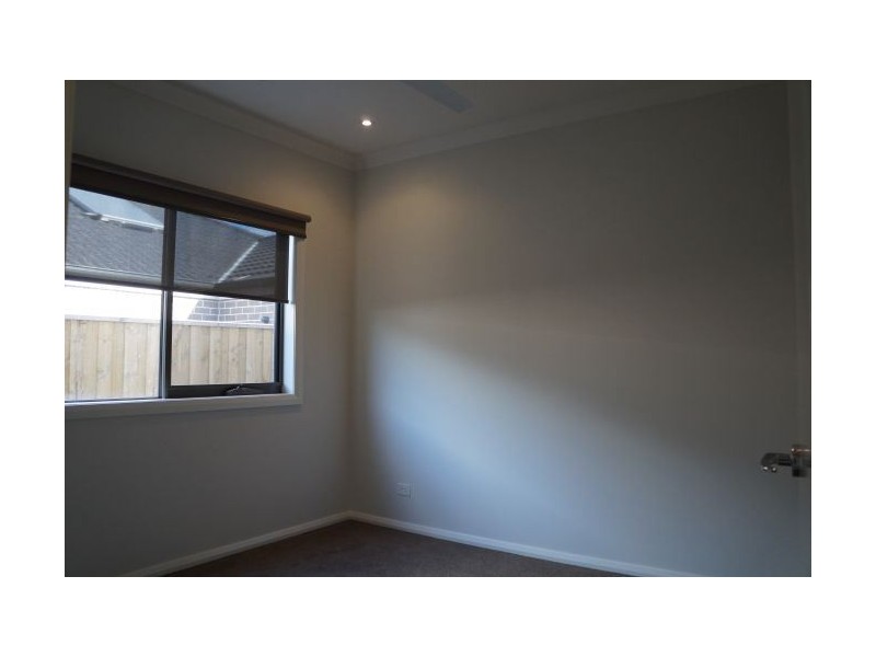 8 William Court, Officer VIC 3809