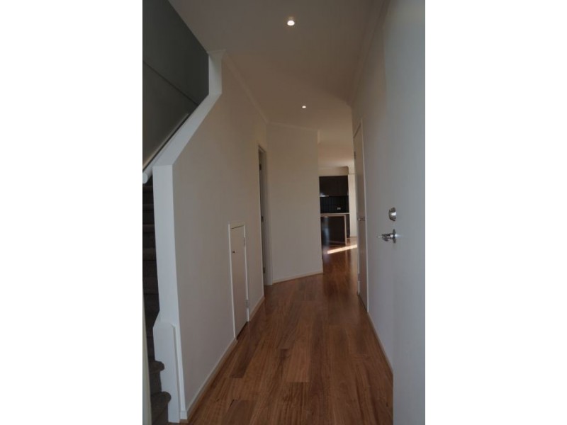 19 Hammond Crescent, Officer VIC 3809