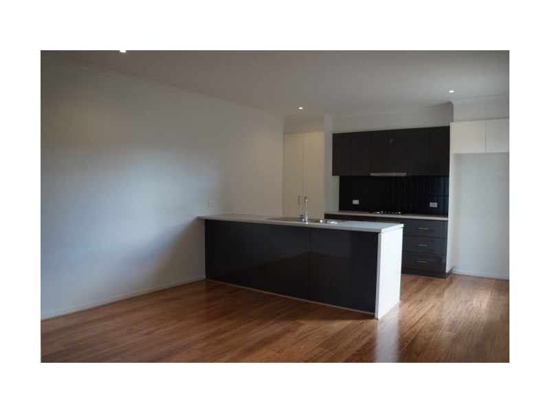 19 Hammond Crescent, Officer VIC 3809