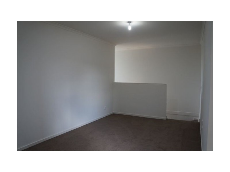 19 Hammond Crescent, Officer VIC 3809