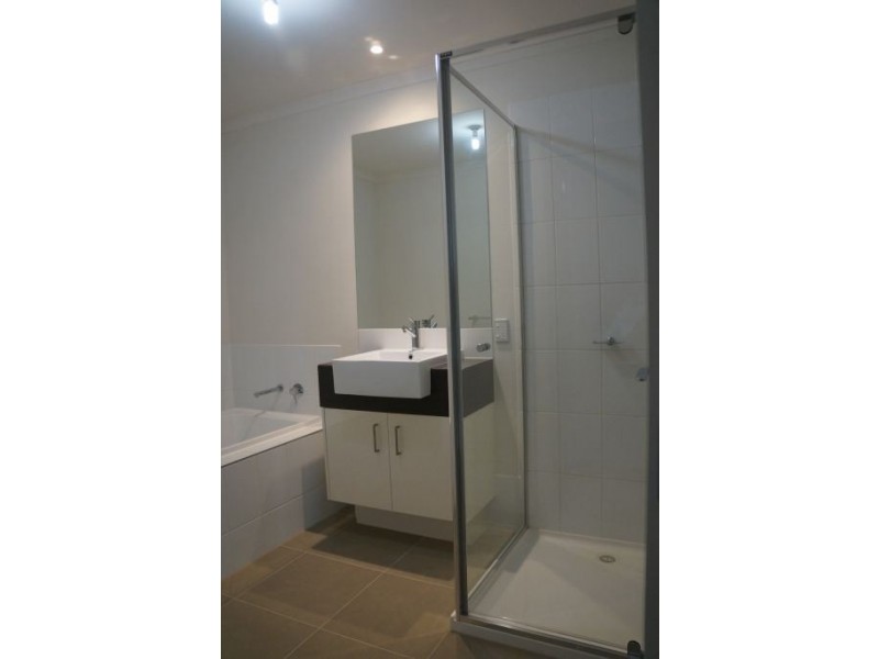 19 Hammond Crescent, Officer VIC 3809