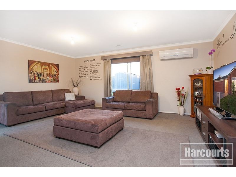 17 Dianella Close, Pakenham VIC 3810