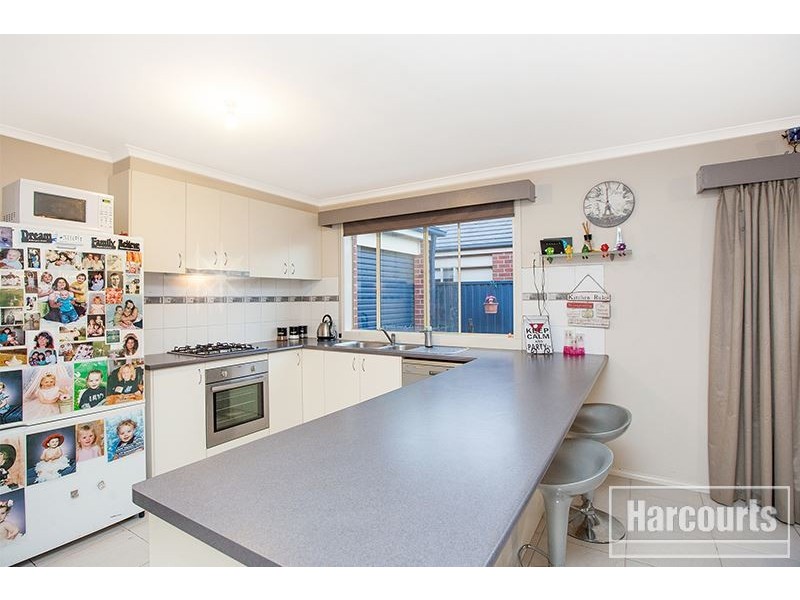 17 Dianella Close, Pakenham VIC 3810