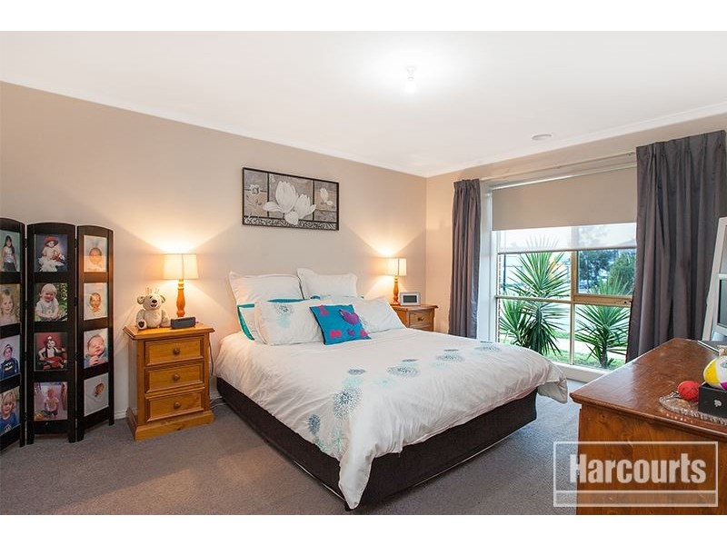 17 Dianella Close, Pakenham VIC 3810