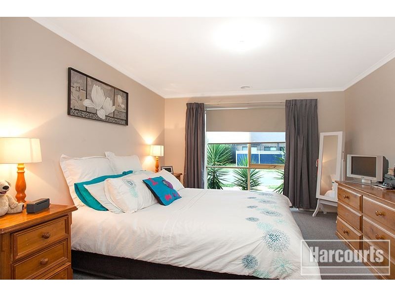 17 Dianella Close, Pakenham VIC 3810