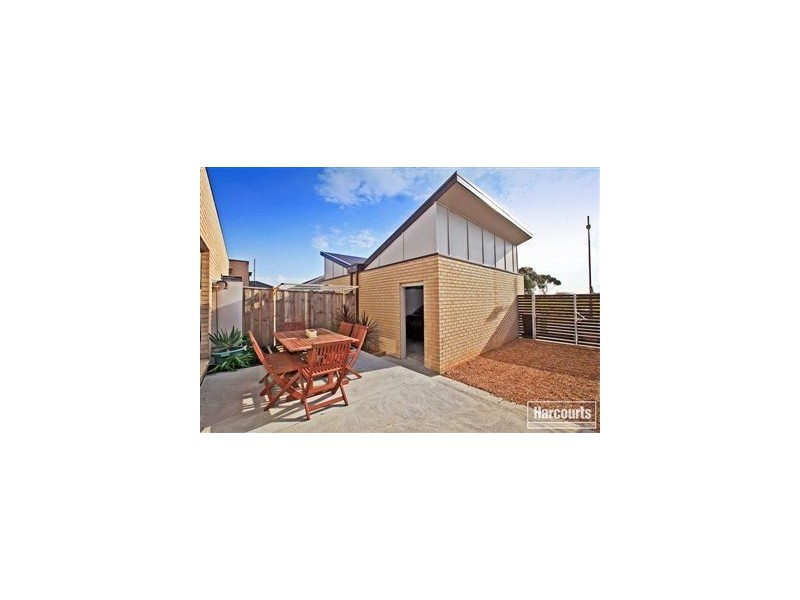 6 Haakman Way, Pakenham VIC 3810