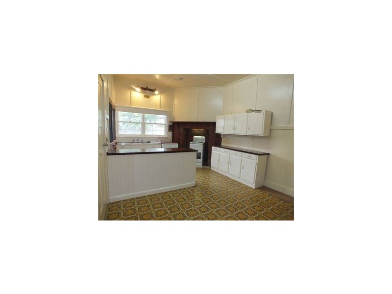 19 Rogers Street, Pakenham VIC 3810