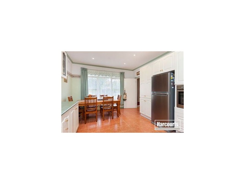 34 Ahern Road, Pakenham VIC 3810