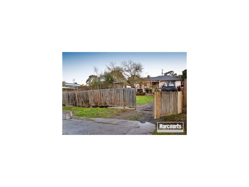 34 Ahern Road, Pakenham VIC 3810