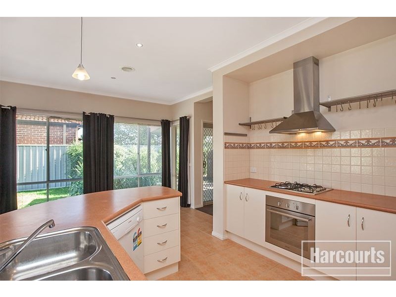 11 Hopkins Pass, Pakenham VIC 3810