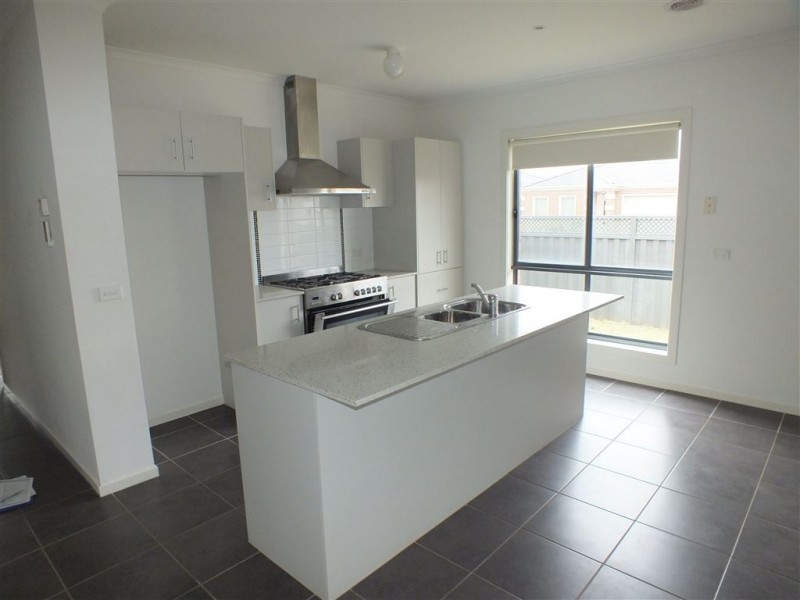 10 Elderberry Way, Pakenham VIC 3810