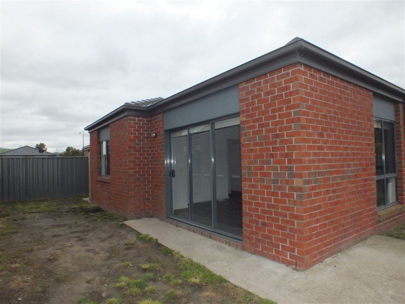 10 Elderberry Way, Pakenham VIC 3810