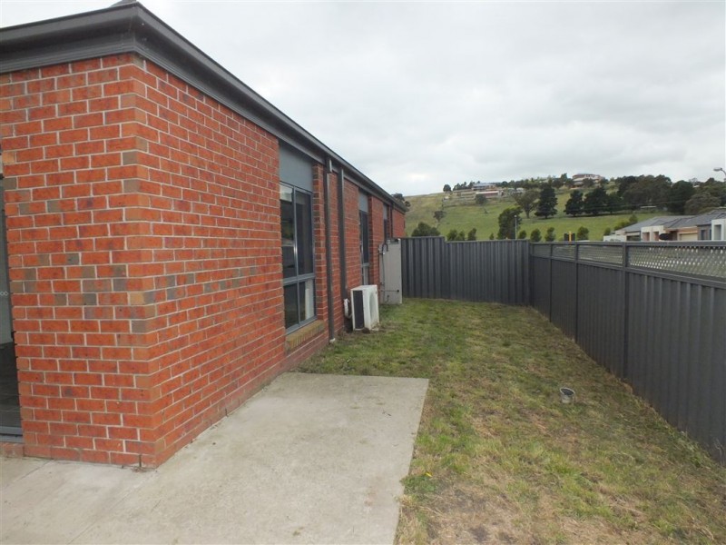 10 Elderberry Way, Pakenham VIC 3810