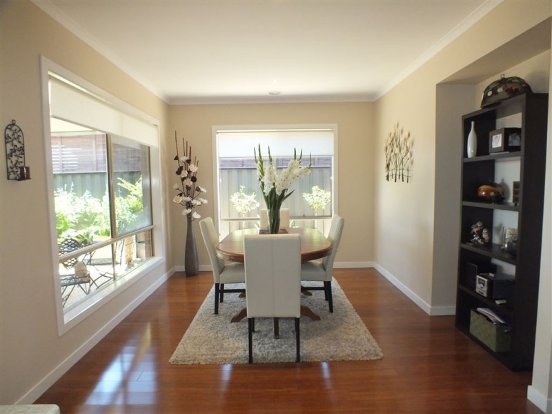 7 Victoria Place, Pakenham VIC 3810