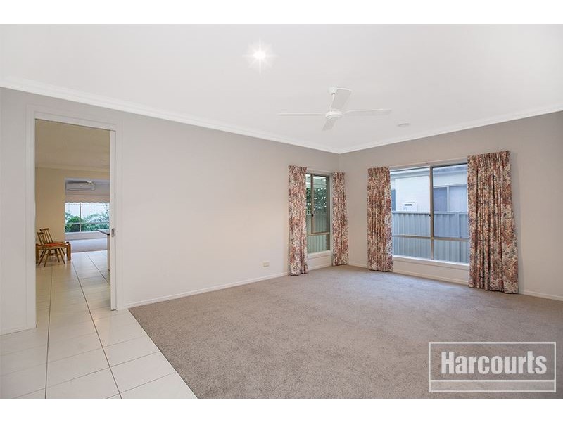 11 Juliet Gardens, Pakenham VIC 3810