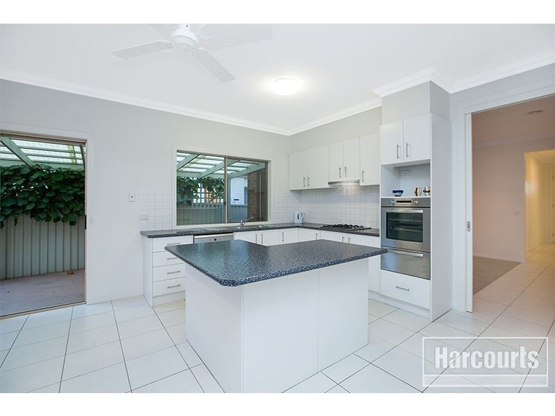 11 Juliet Gardens, Pakenham VIC 3810