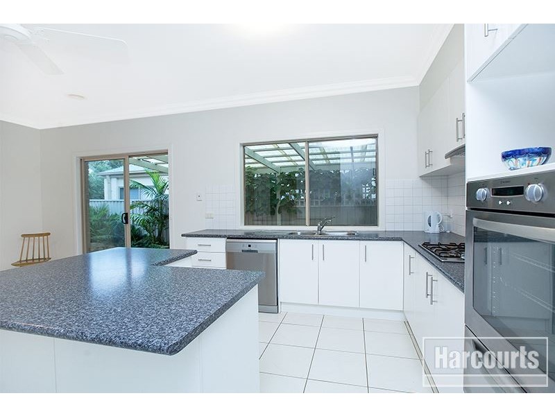 11 Juliet Gardens, Pakenham VIC 3810