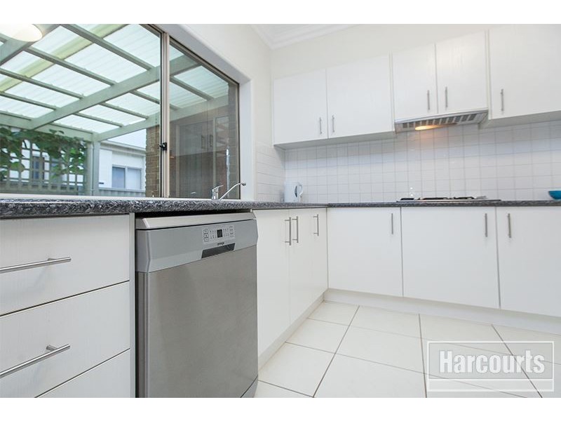 11 Juliet Gardens, Pakenham VIC 3810