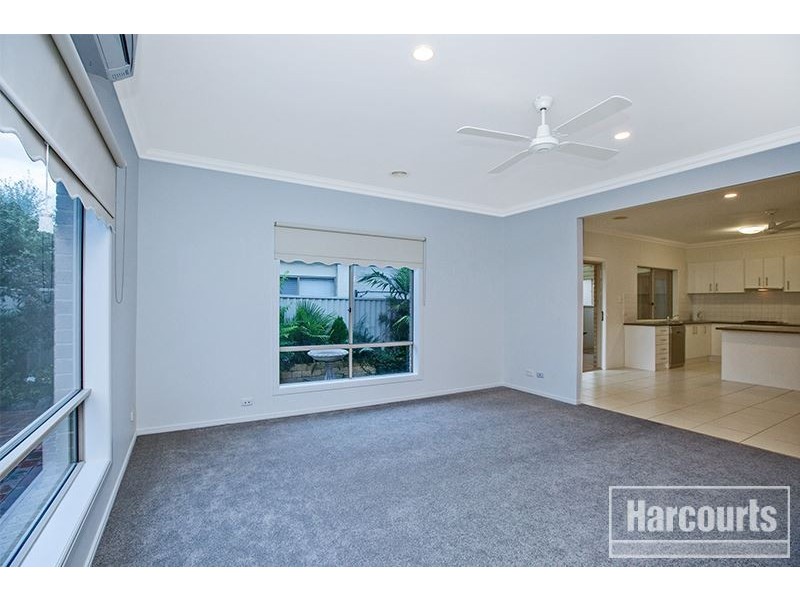 11 Juliet Gardens, Pakenham VIC 3810