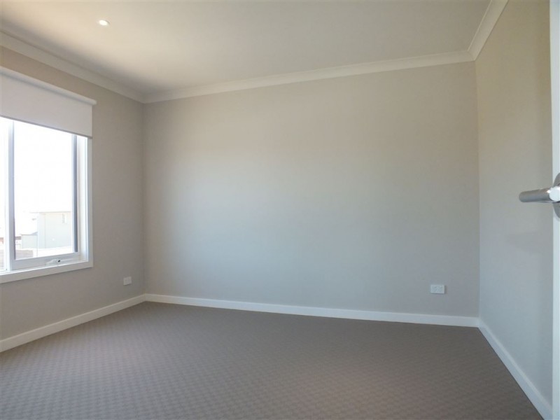 41 Cormorant Parade, Pakenham VIC 3810
