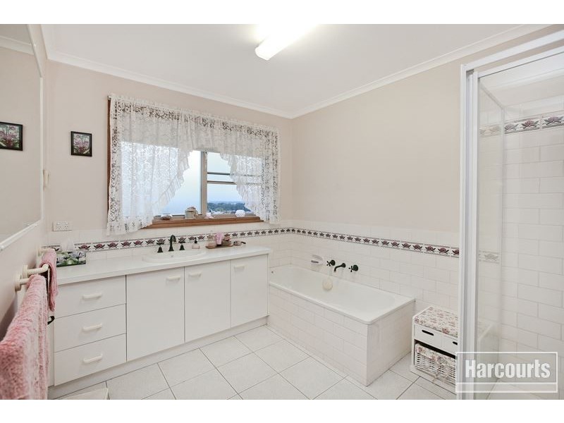 31 Highland Drive, Pakenham VIC 3810