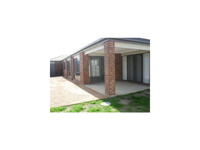 7 Victory Drive, Pakenham VIC 3810
