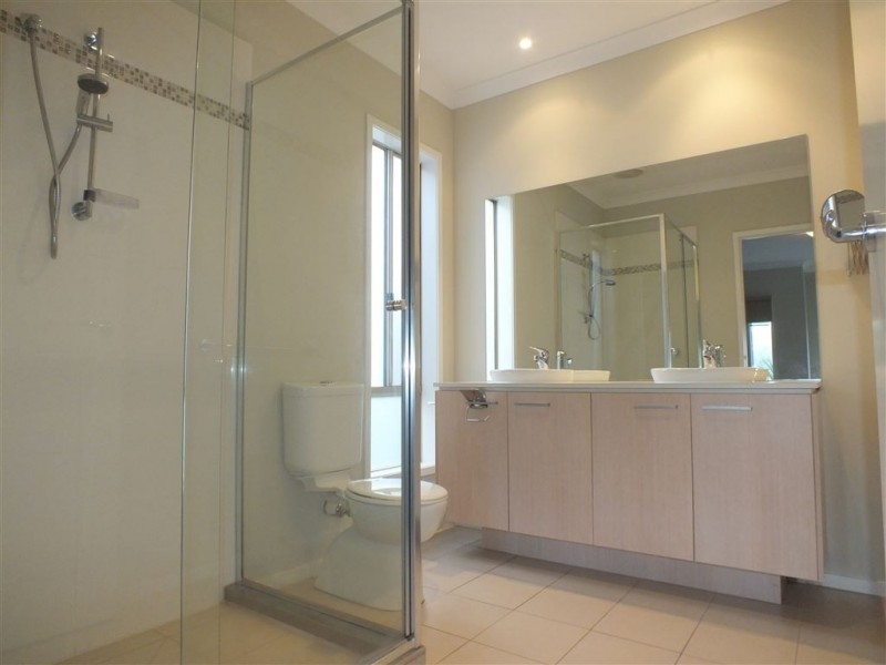 28 Darwin Way, Pakenham VIC 3810
