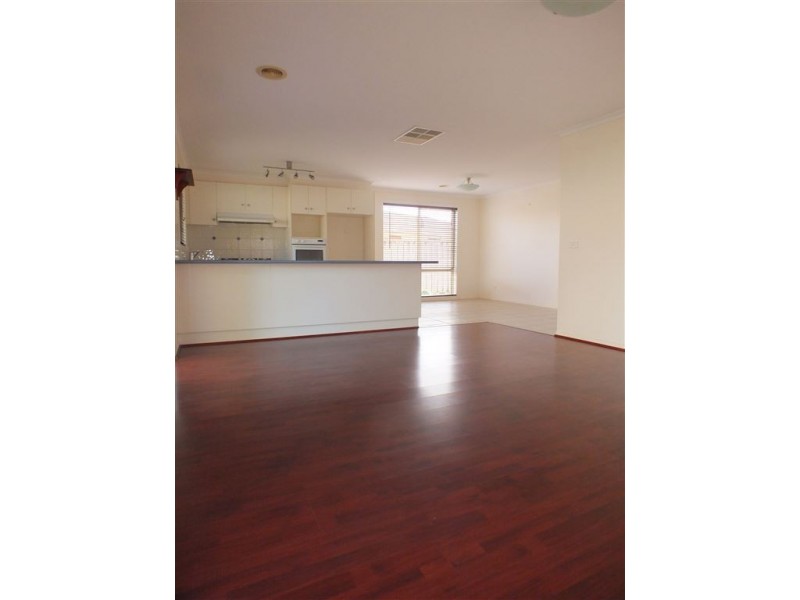 4 Tambo Court, Pakenham VIC 3810