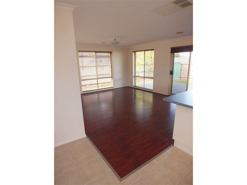 4 Tambo Court, Pakenham VIC 3810