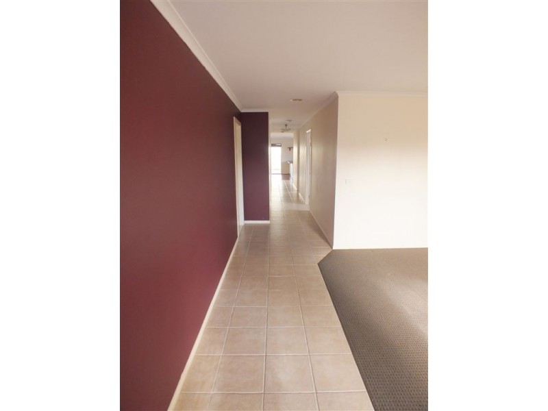 4 Tambo Court, Pakenham VIC 3810