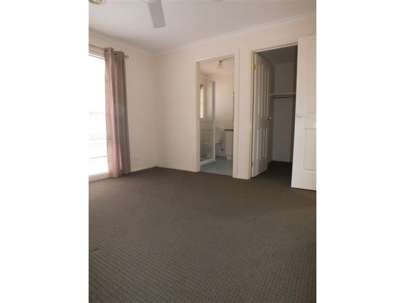 4 Tambo Court, Pakenham VIC 3810