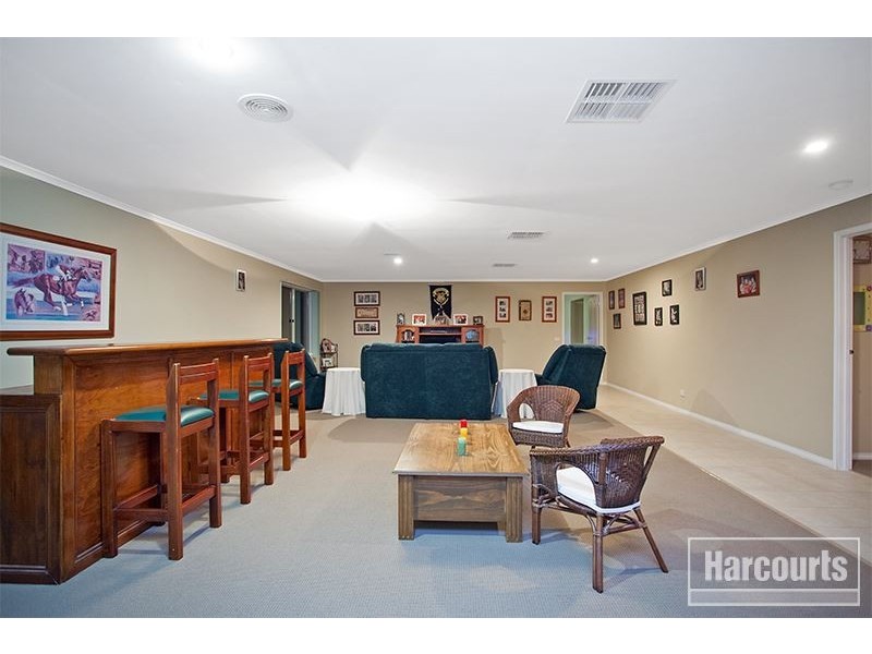 10 Wills Avenue, Pakenham VIC 3810