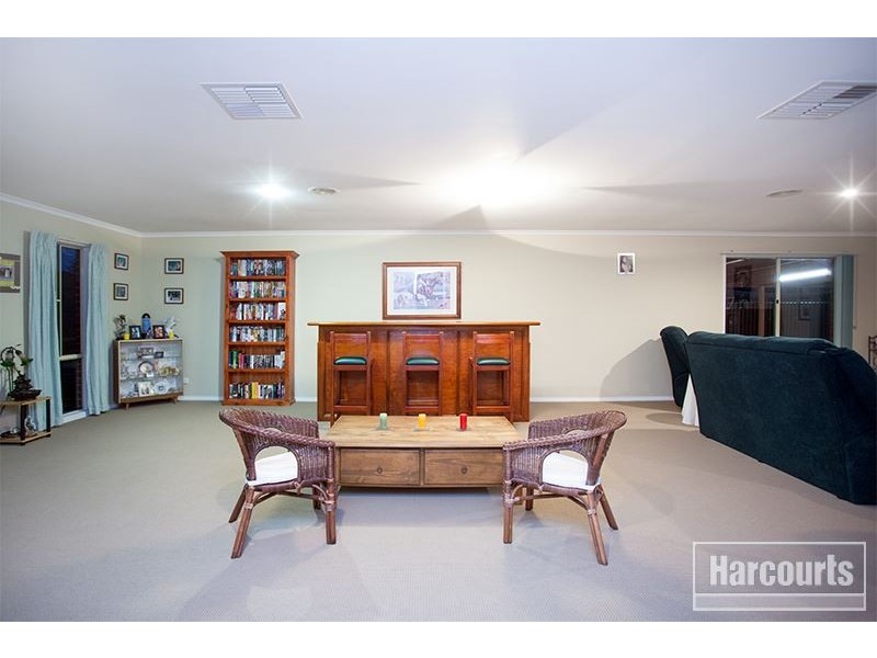 10 Wills Avenue, Pakenham VIC 3810