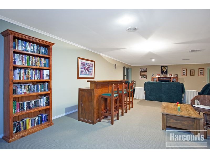 10 Wills Avenue, Pakenham VIC 3810