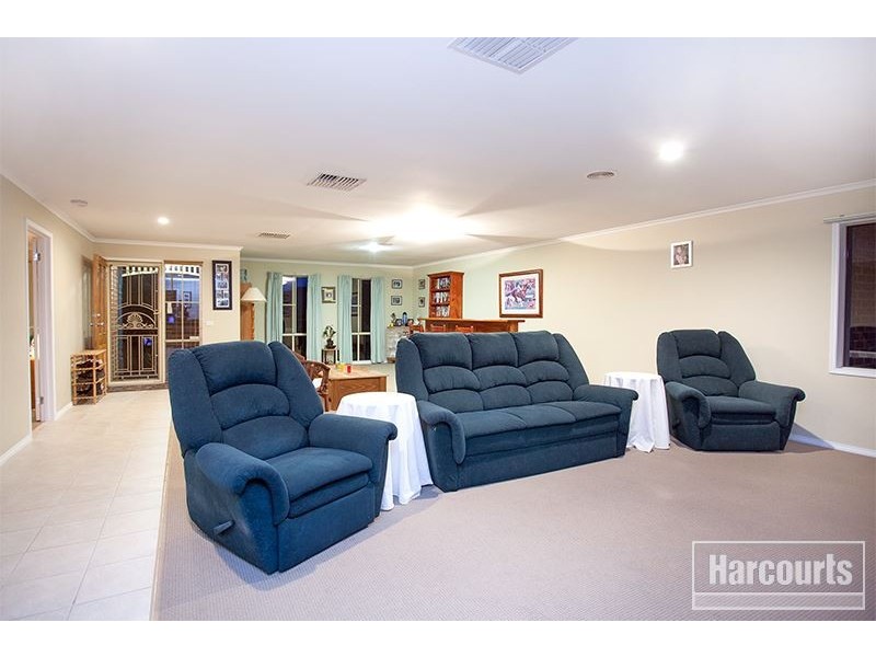 10 Wills Avenue, Pakenham VIC 3810