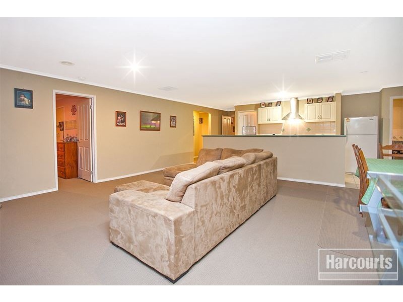 10 Wills Avenue, Pakenham VIC 3810