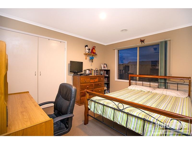 10 Wills Avenue, Pakenham VIC 3810