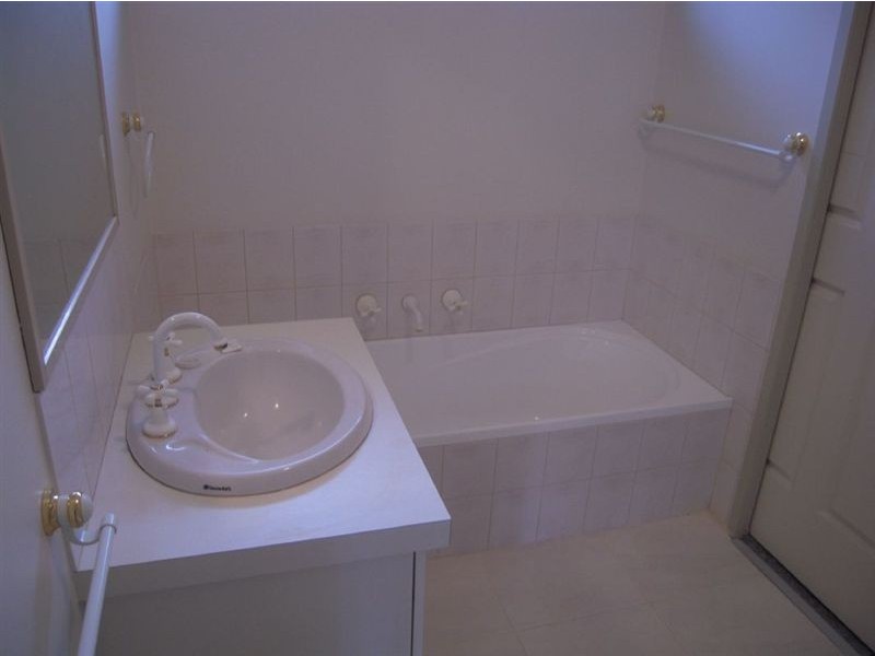 1/26 Whitehead Grove, Rosebud VIC 3939