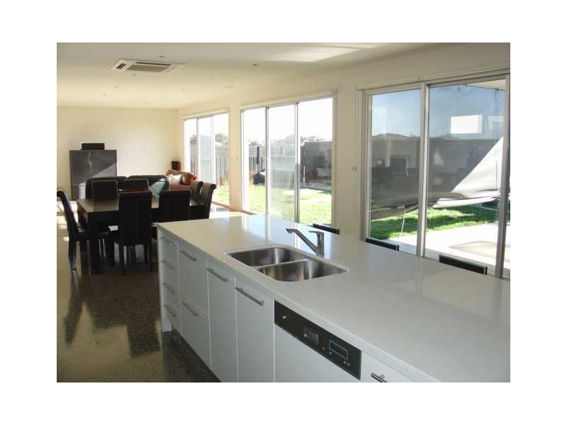 12 Mariner Place, Safety Beach VIC 3936