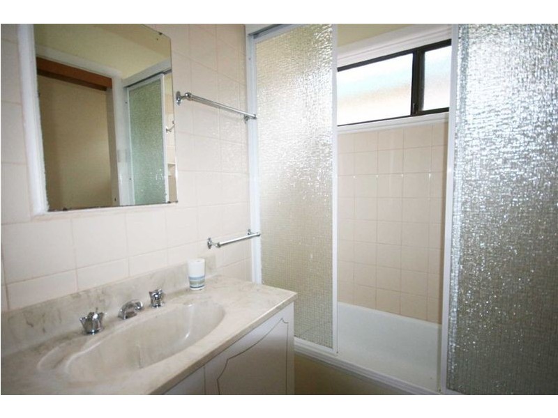 111 Ninth Avenue, Rosebud VIC 3939