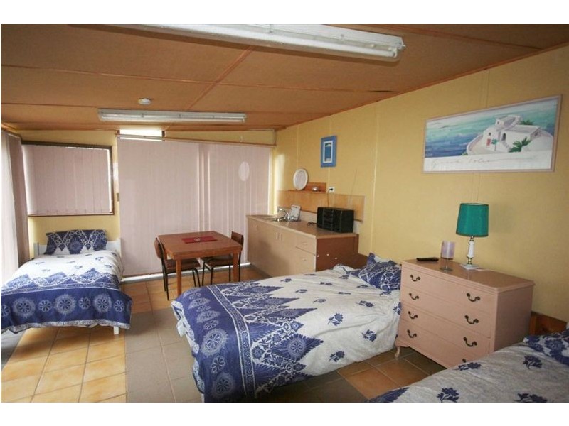 111 Ninth Avenue, Rosebud VIC 3939