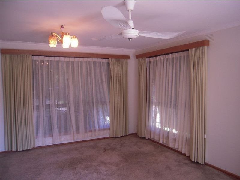 13 Marks Avenue, Rosebud VIC 3939