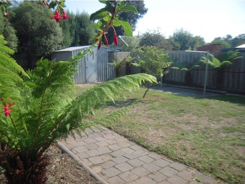 96 Sixth Avenue, Rosebud VIC 3939