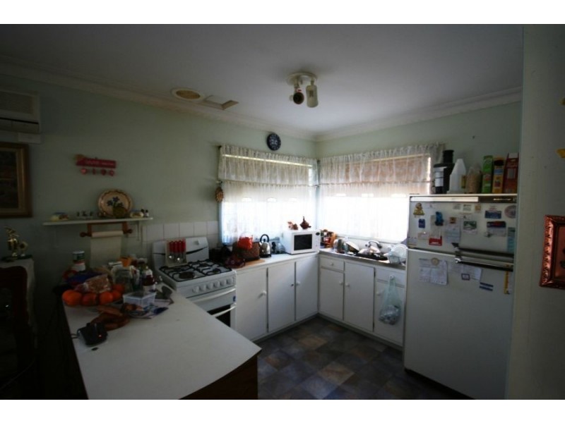 96 Sixth Avenue, Rosebud VIC 3939