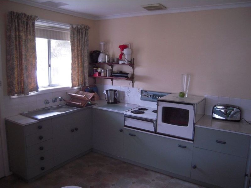 21 Hayes Avenue, Rosebud VIC 3939