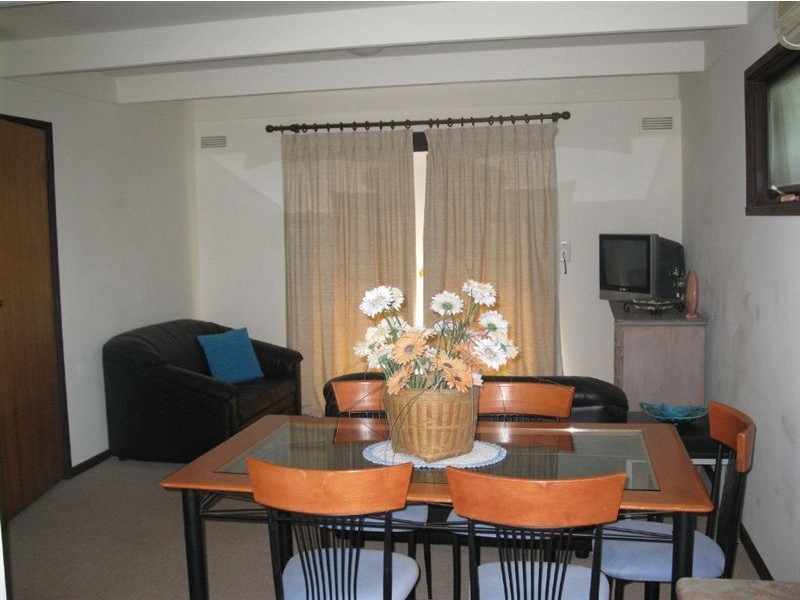 197 Sixth Avenue, Rosebud VIC 3939